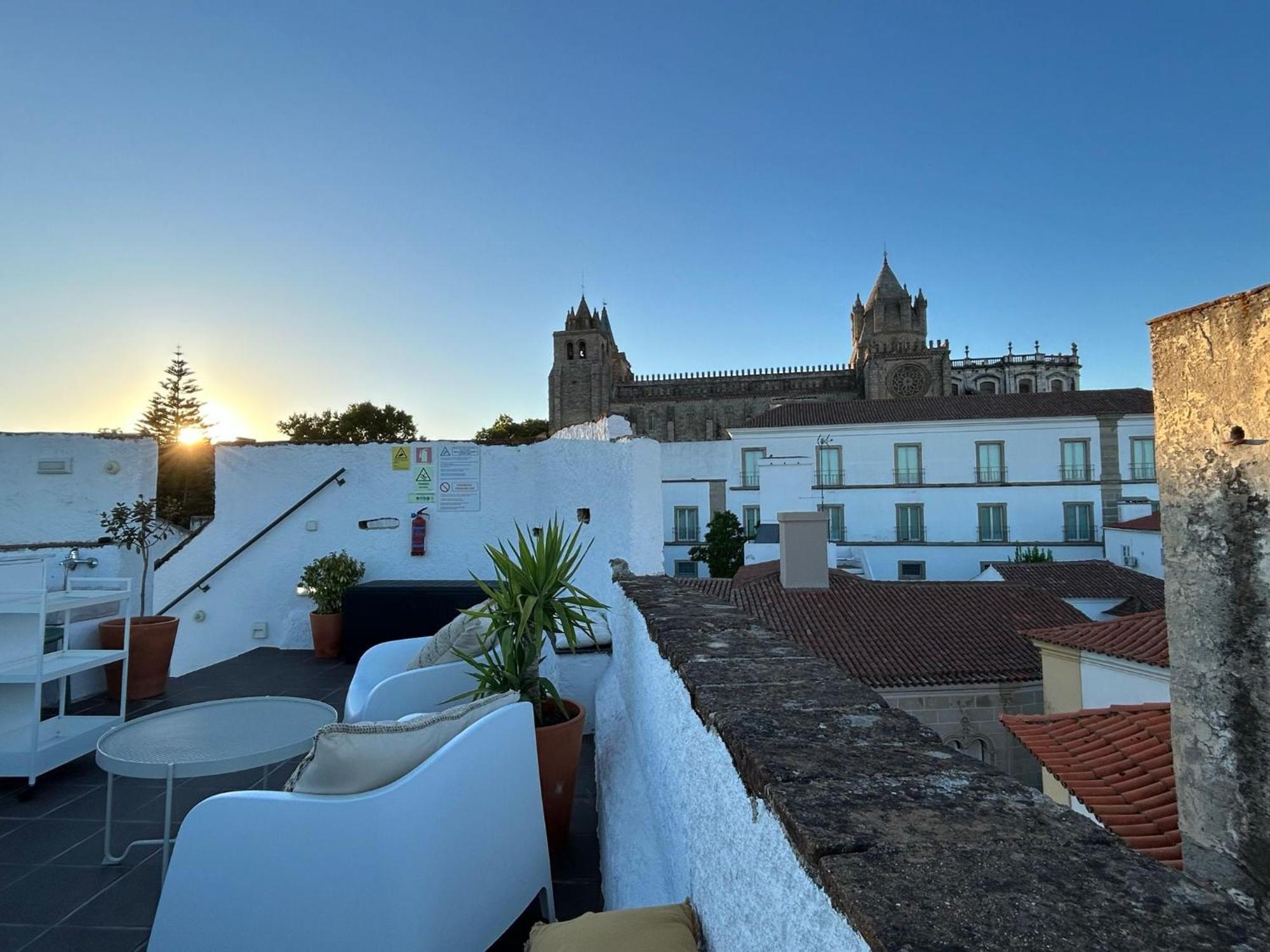 Casa Soure Suites And Apartments Évora Zewnętrze zdjęcie